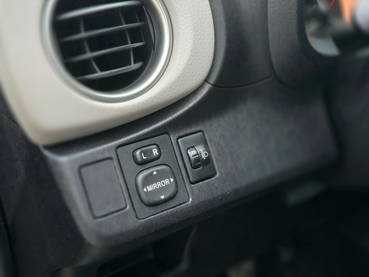 Toyota Yaris 1.0 5 porte Active