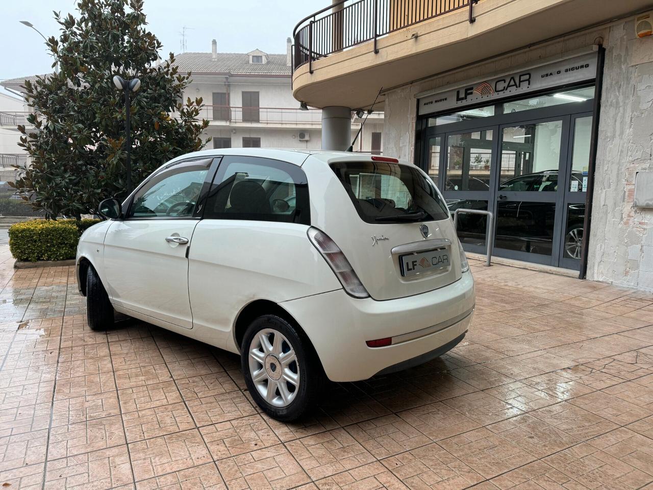 Lancia Ypsilon 1.3 MJT 90 cv 5 posti