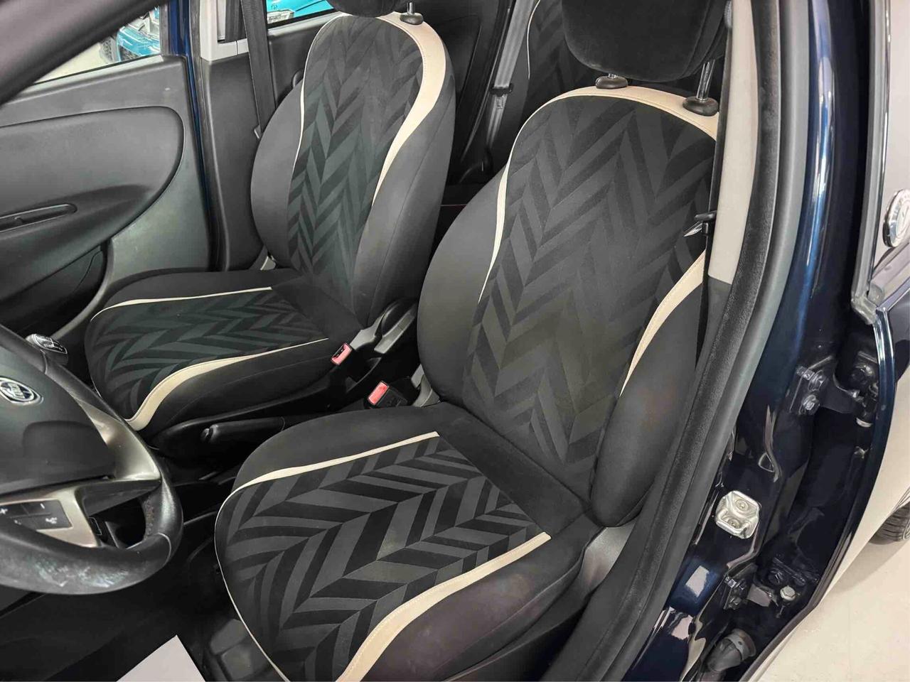 Lancia Ypsilon 1.2 69 CV 5 porte Opening Edition