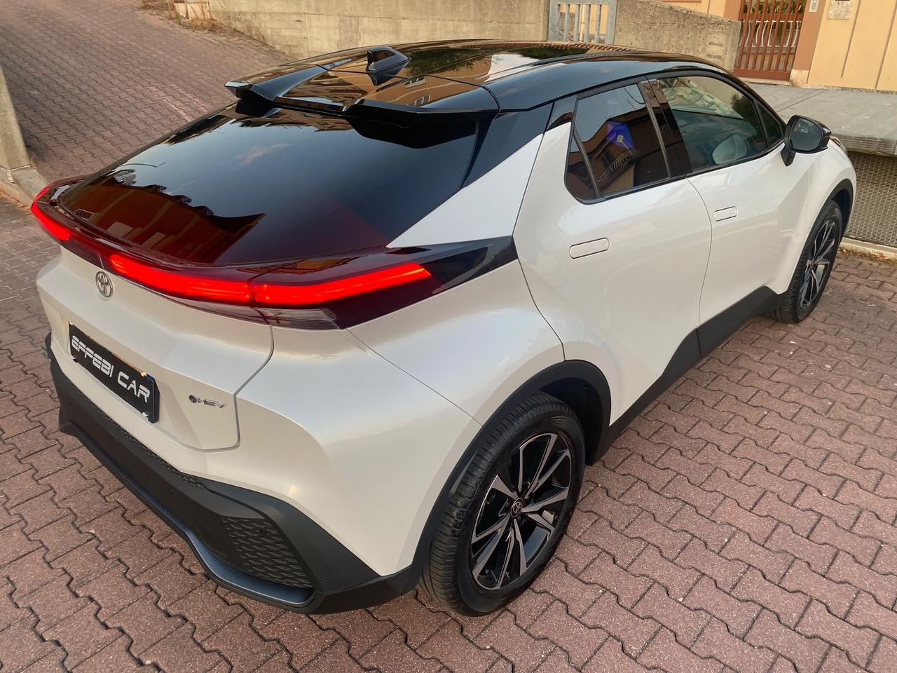 Toyota C-HR 1.8 hv Trend fwd E-CVT KM 0 PRONTA CONSEGNA