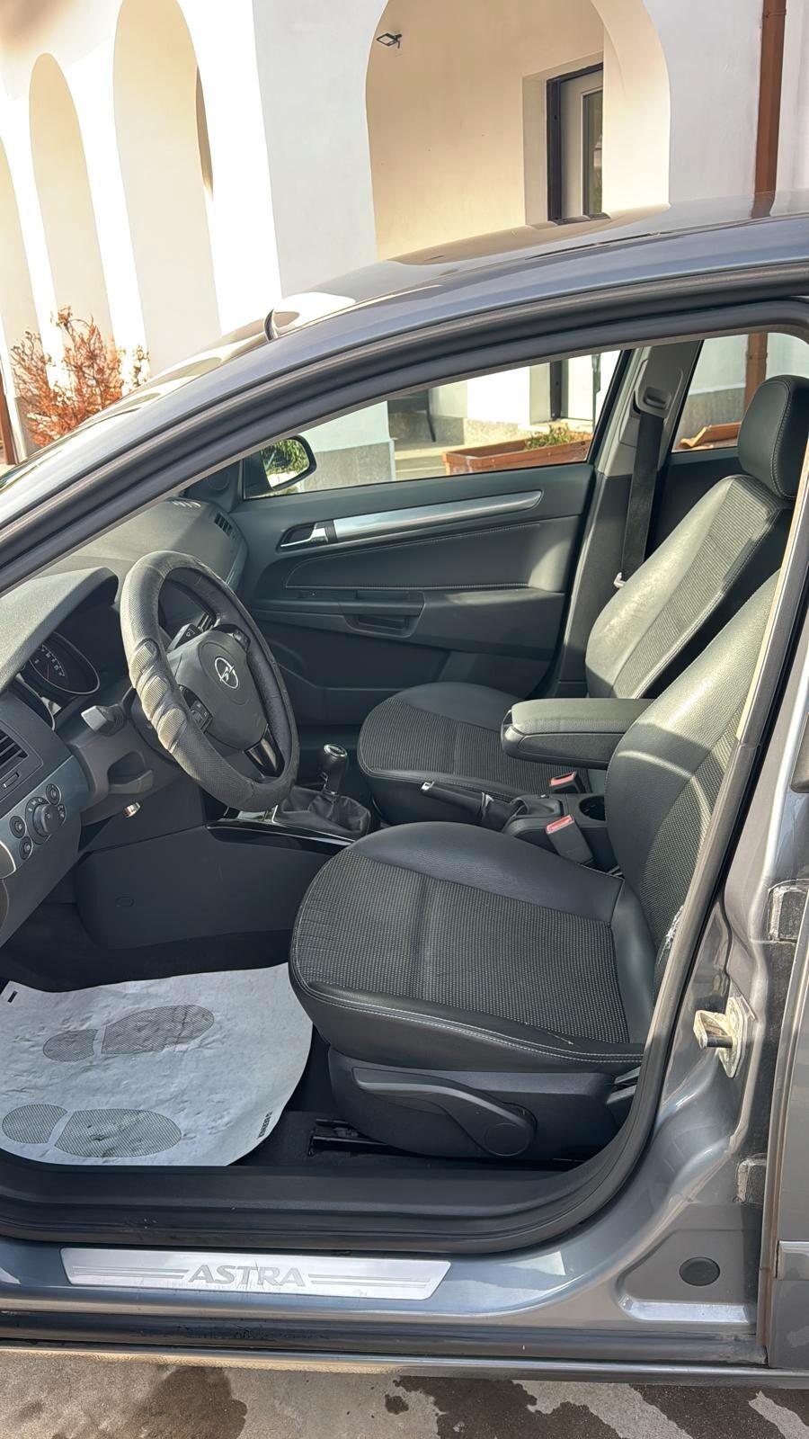 Opel Astra 1.7 CDTI 125CV 5 porte Cosmo