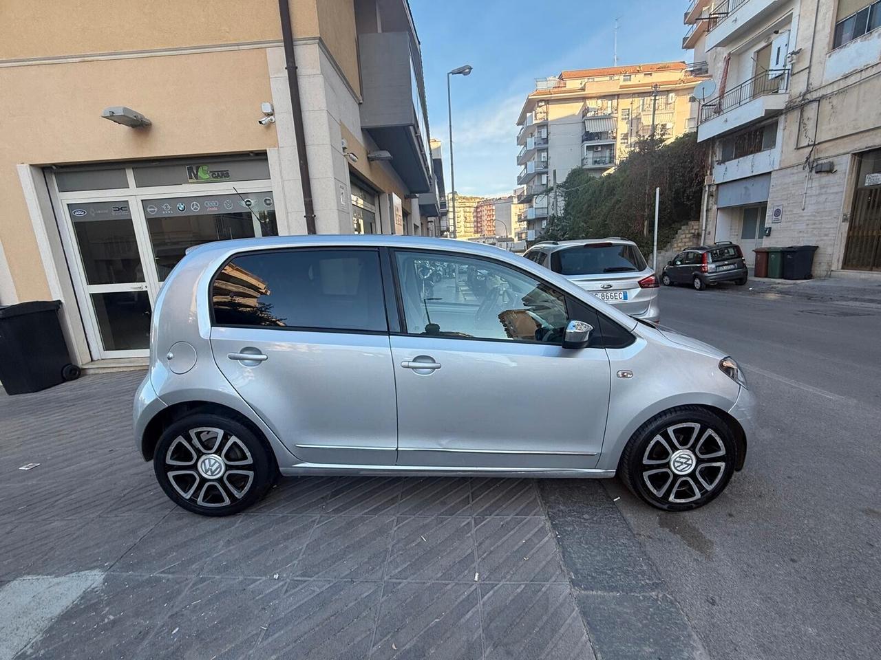 Volkswagen up! 1.0 75 CV 5p. move