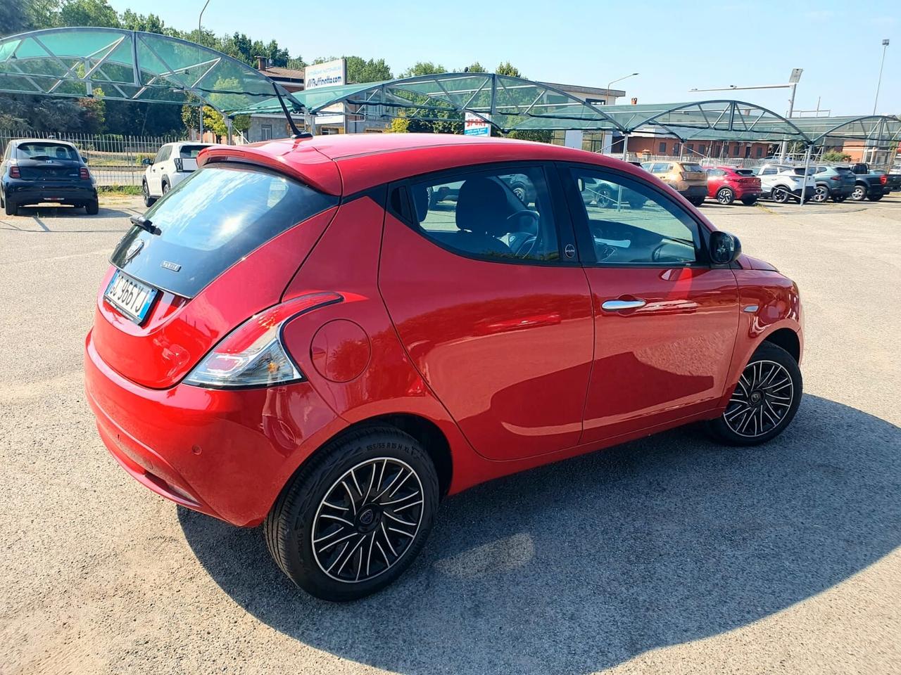 Lancia Ypsilon 1.0 FireFly 5 porte S&S Hybrid Ecochic Gold