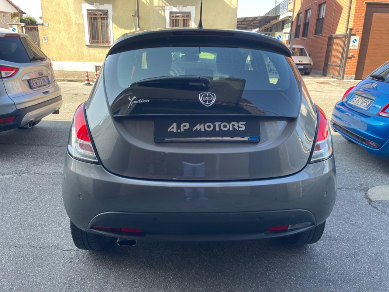 Lancia Ypsilon 1.2 69 CV 5 porte GPL Ecochic Gold