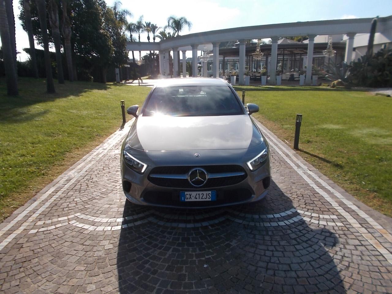 Mercedes-Benz A 180d Autom *FULL OPT.* da VETRINA