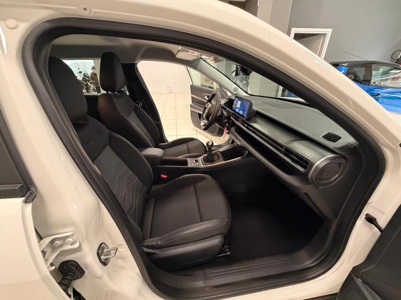 Jeep Avenger 1.2 Turbo 100 CV Altitude a 220 al mese