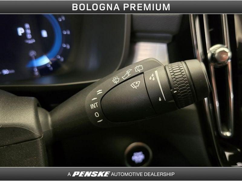 Volvo XC40 XC40 B3 automatico Core