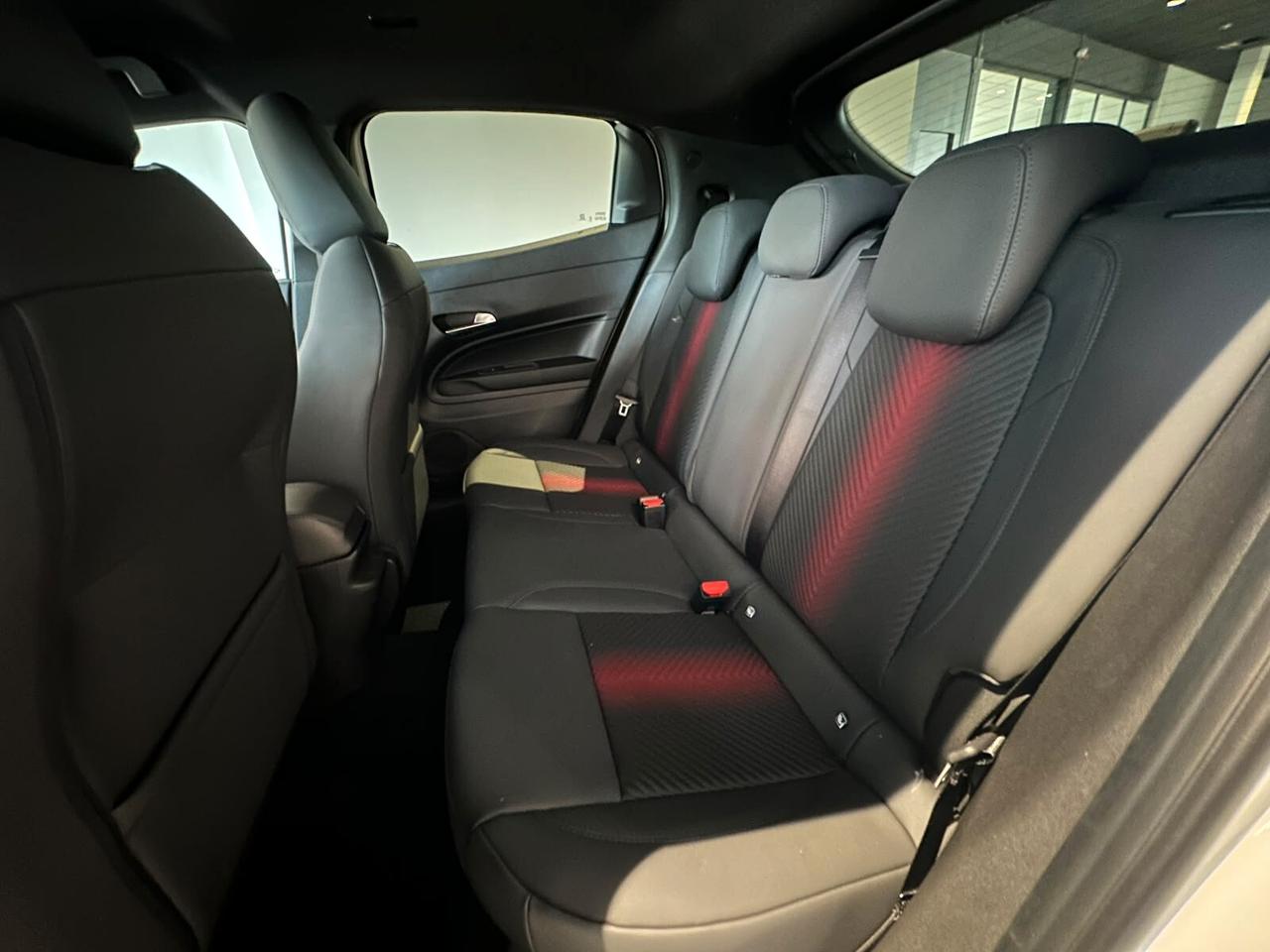 Alfa Romeo Junior 1.2 145 CV Hybrid eDCT6 Ti