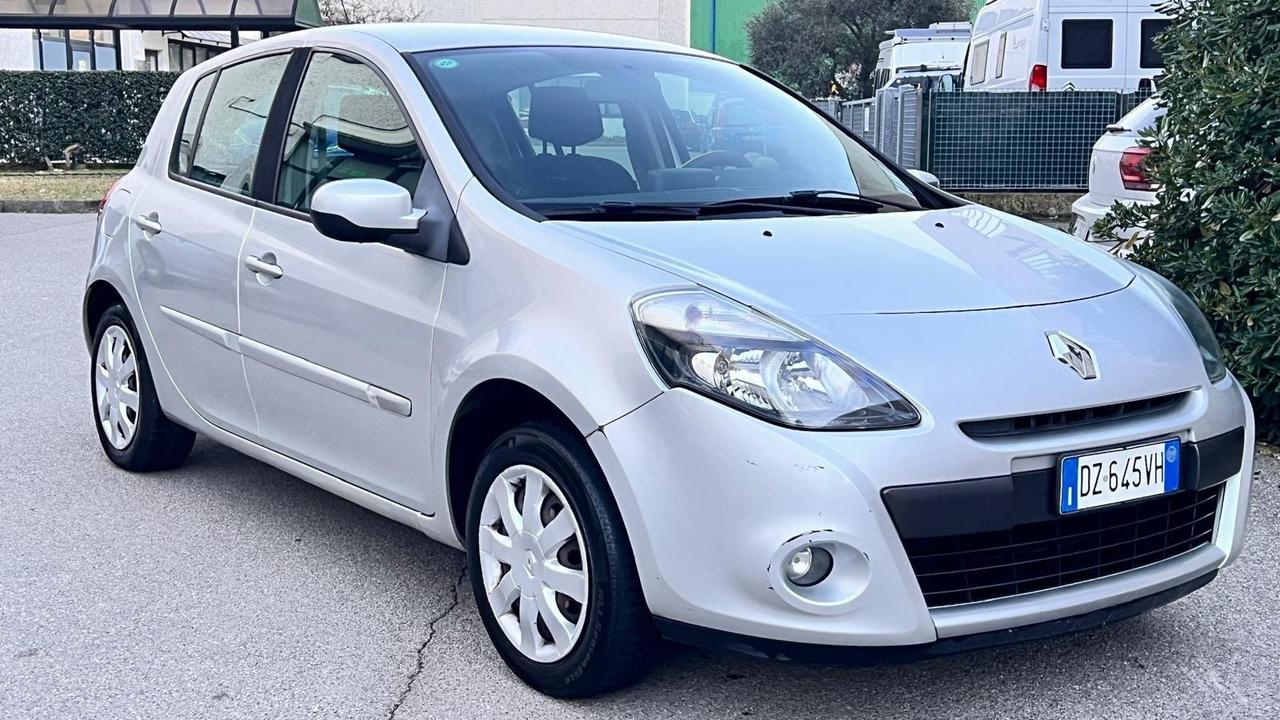 Renault Clio 1.2 16V 5 porte Dynamique