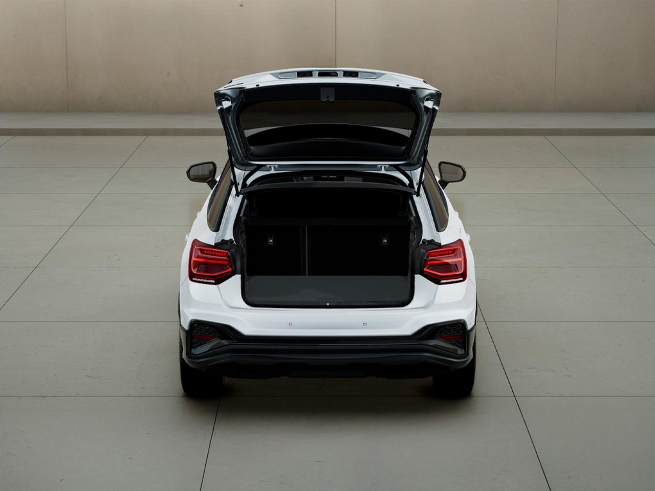 Audi Q2 35 1.5 tfsi identity black s-tronic