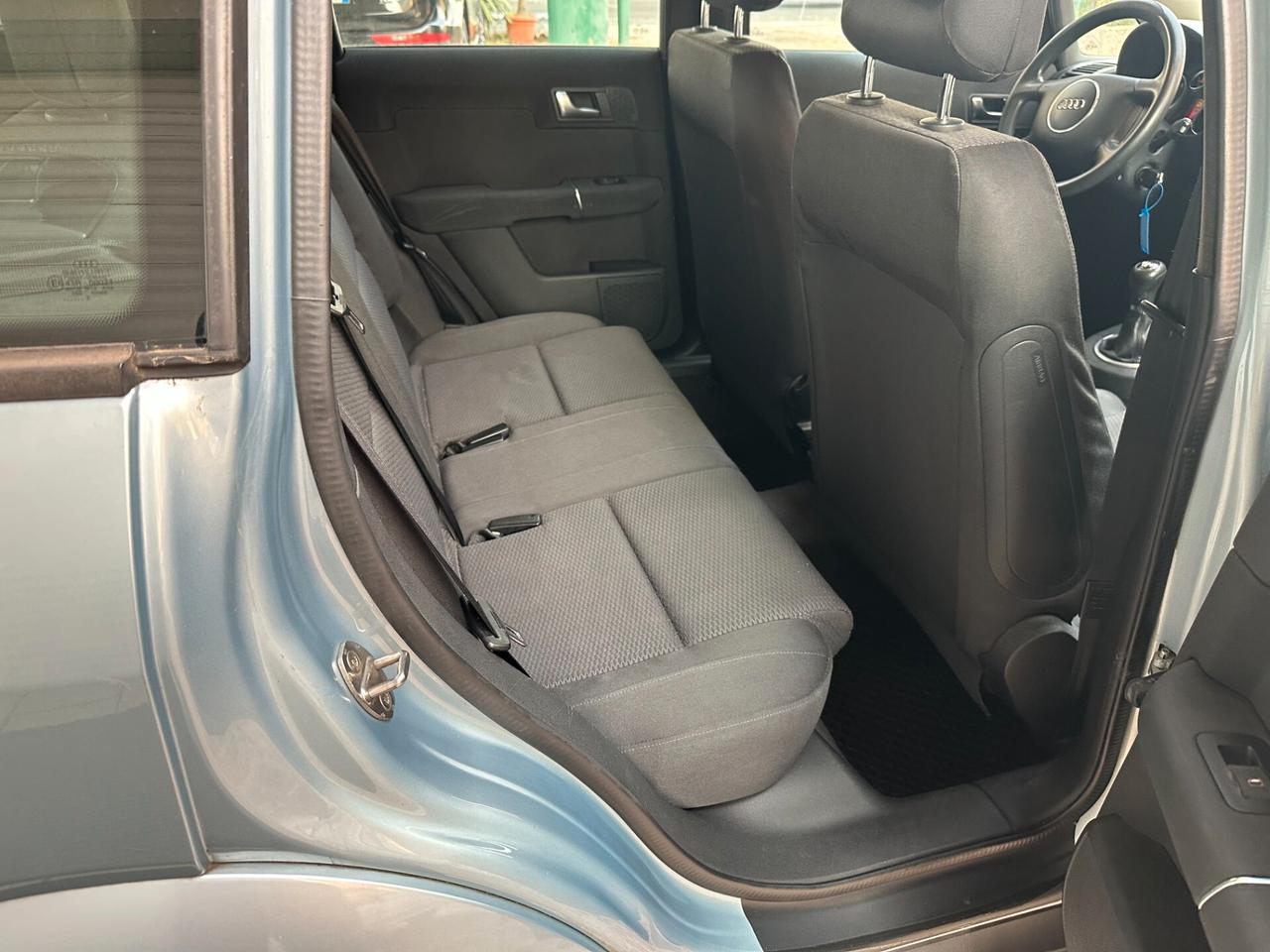 Audi A2 1.6 (12 RATE)