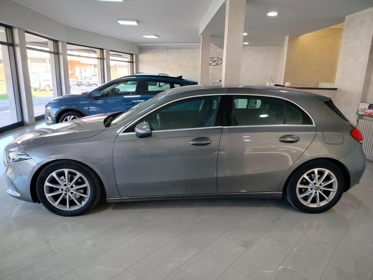 Mercedes-Benz A 180 SPORT DCT