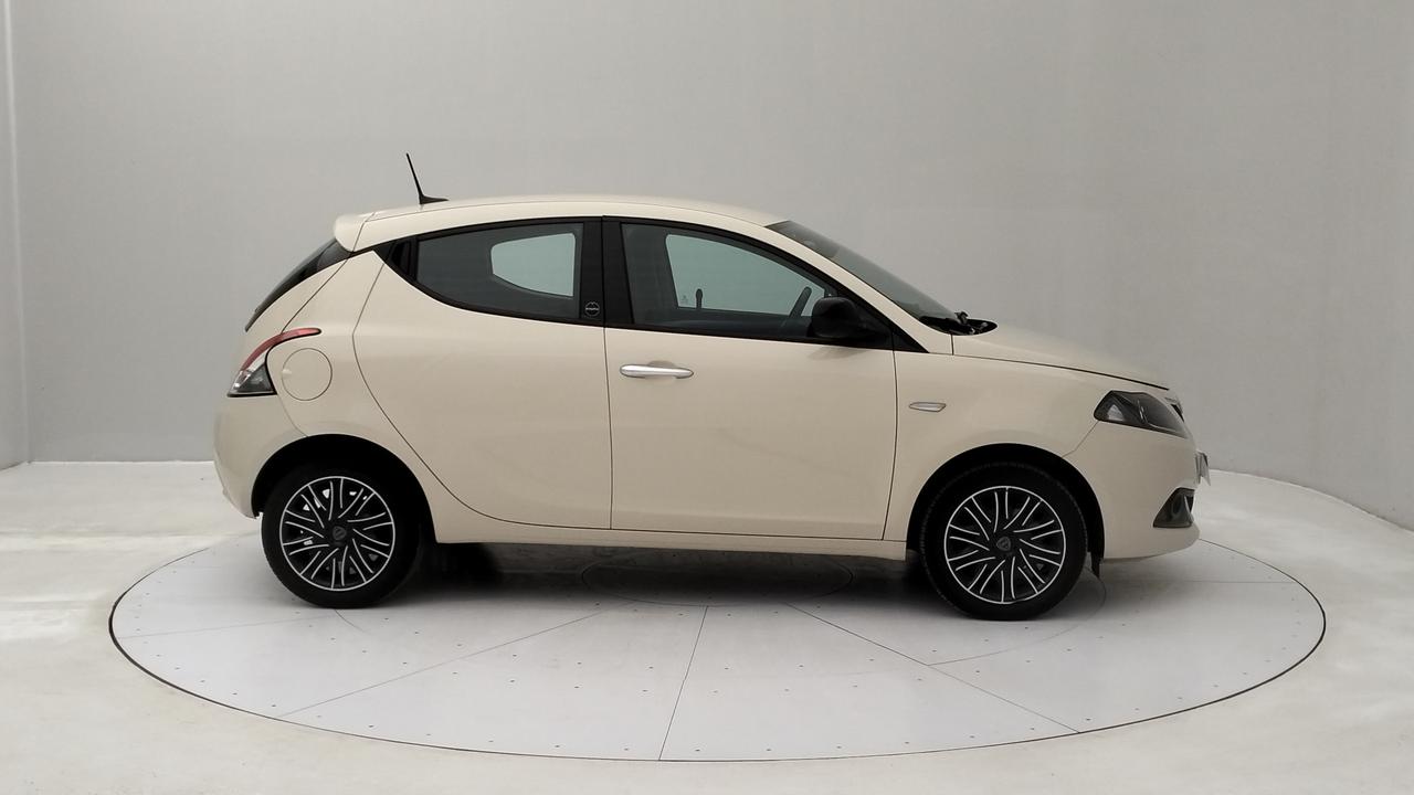 LANCIA Ypsilon III - Ypsilon 1.0 firefly hybrid Gold s&s 70cv