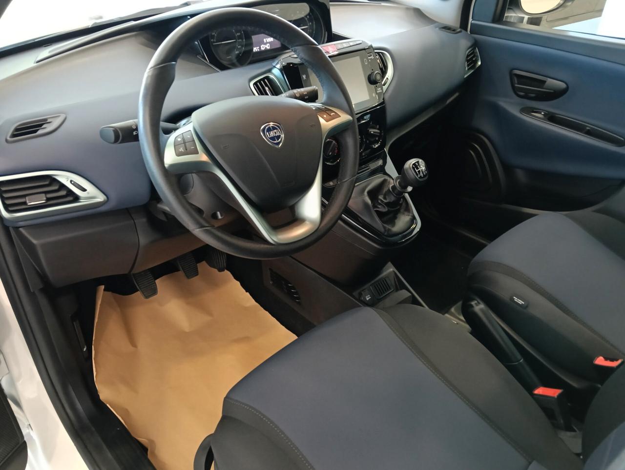 Lancia Ypsilon 1.0 FireFly 5 porte S&S Hybrid Gold Plus