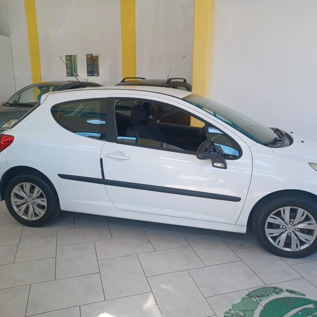 170188KM PEUGEOT 207 1.4 HDI NEOPATENTATI PERFETTA
