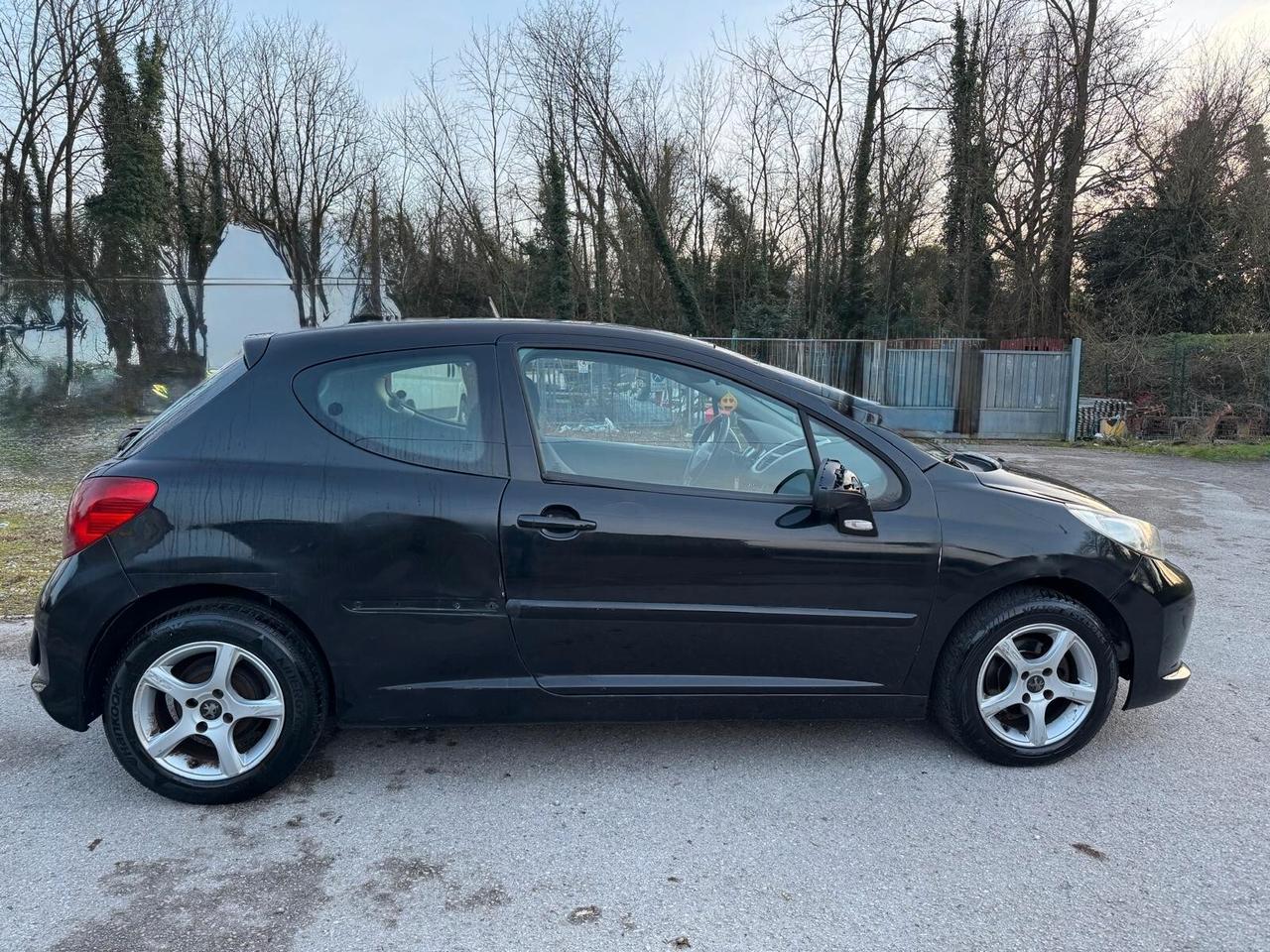 Peugeot 207 1.4 HDi 70CV 3p. ONE Line
