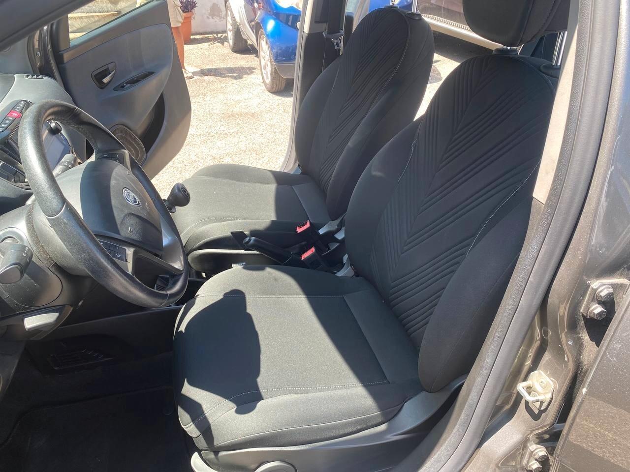 Lancia Ypsilon 1.0 FireFly 5 porte S&S Hybrid Ecochic Gold