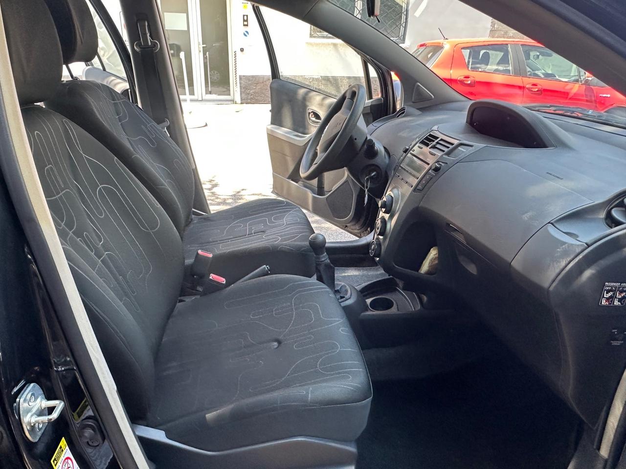 Toyota Yaris 1.0 5 porte - ok neopatentati - 56000 km