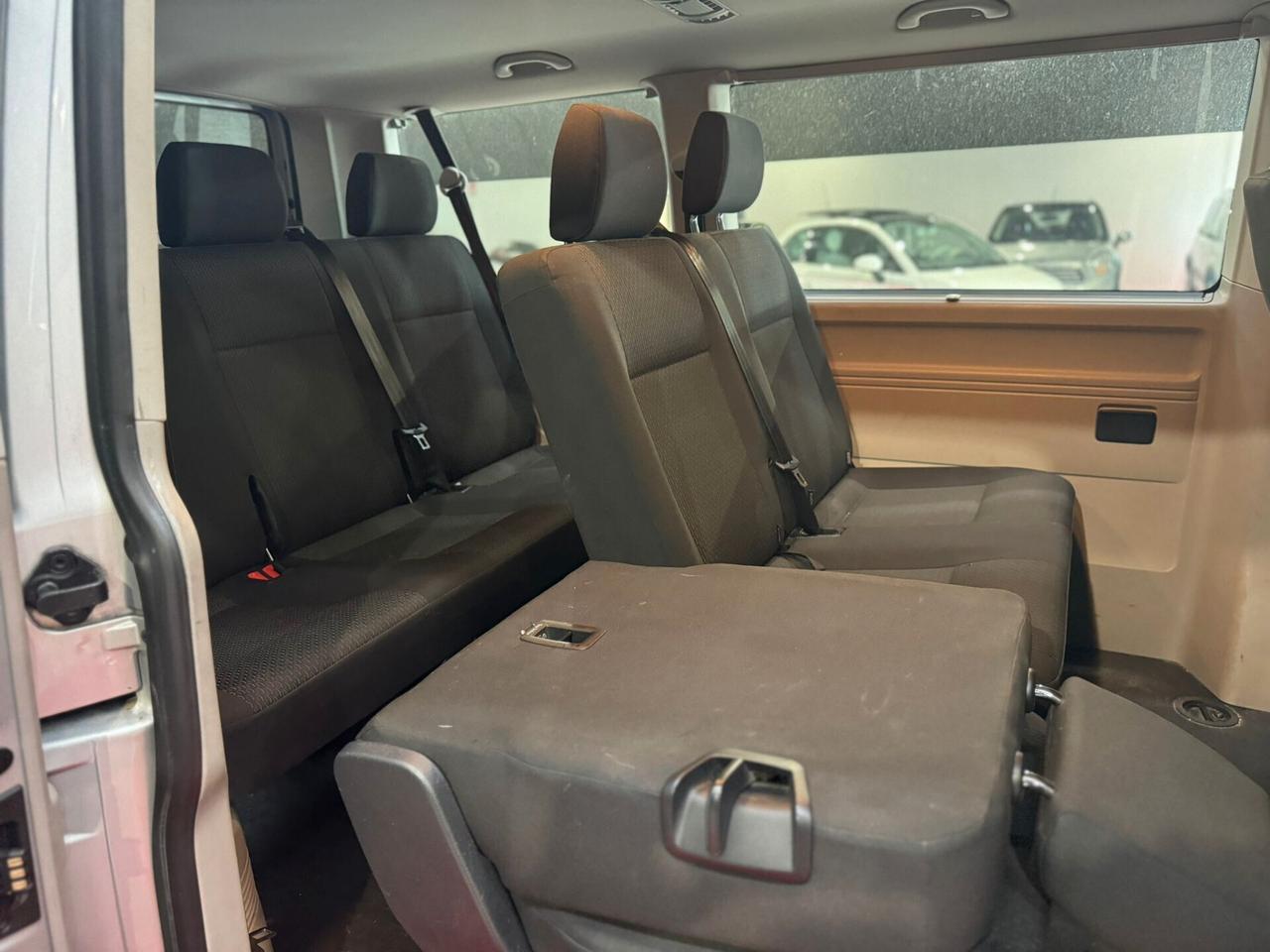 VOLKSWAGEN CARAVELLE KOMBI 9 POSTI