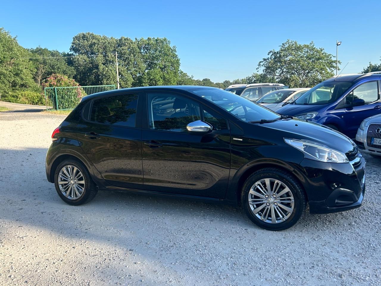 Peugeot 208 PureTech 82 5 porte Allure neopatentati permute