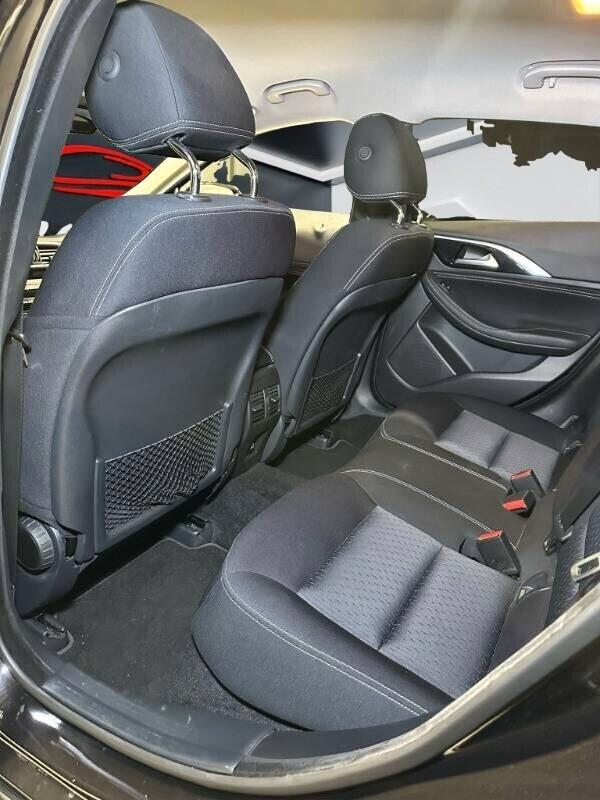 Infiniti Q30 1.5 diesel Premium Tech GALLERY WHITE