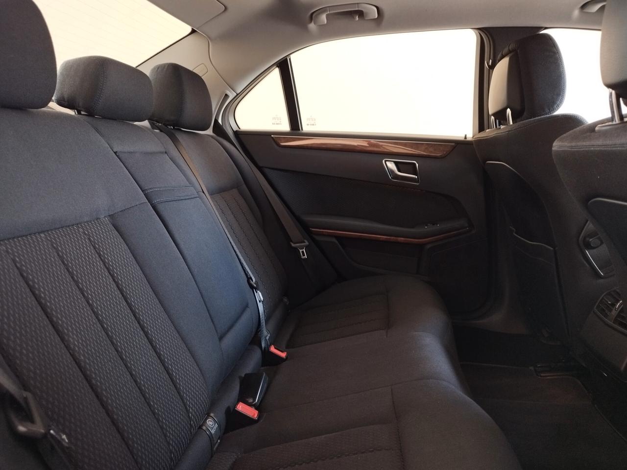 Mercedes-benz E 220 CDI BlueEFFICIENCY Elegance