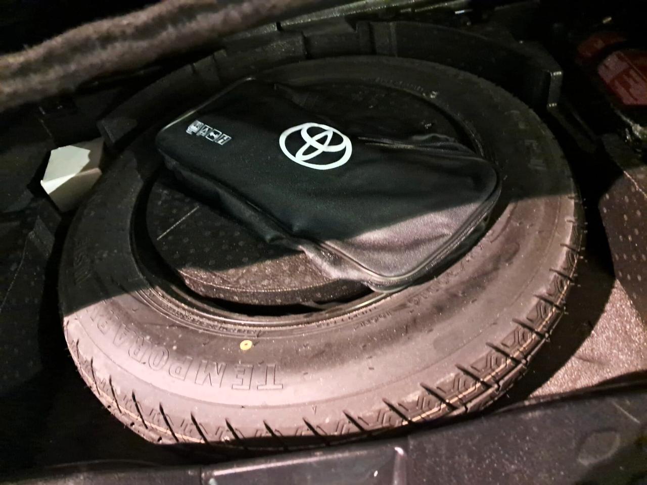 Toyota C-HR 1.8 Hybrid E-CVT Business