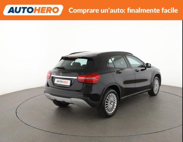 MERCEDES-BENZ GLA 180 Business