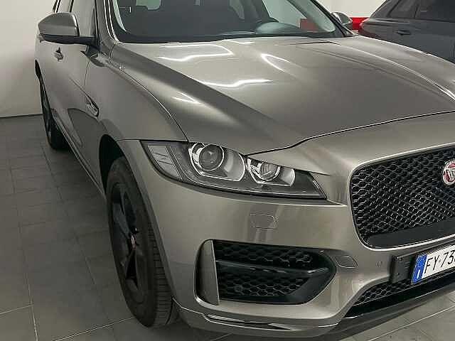 Jaguar F-PACE 2.0 D 180 CV aut. R-Sport