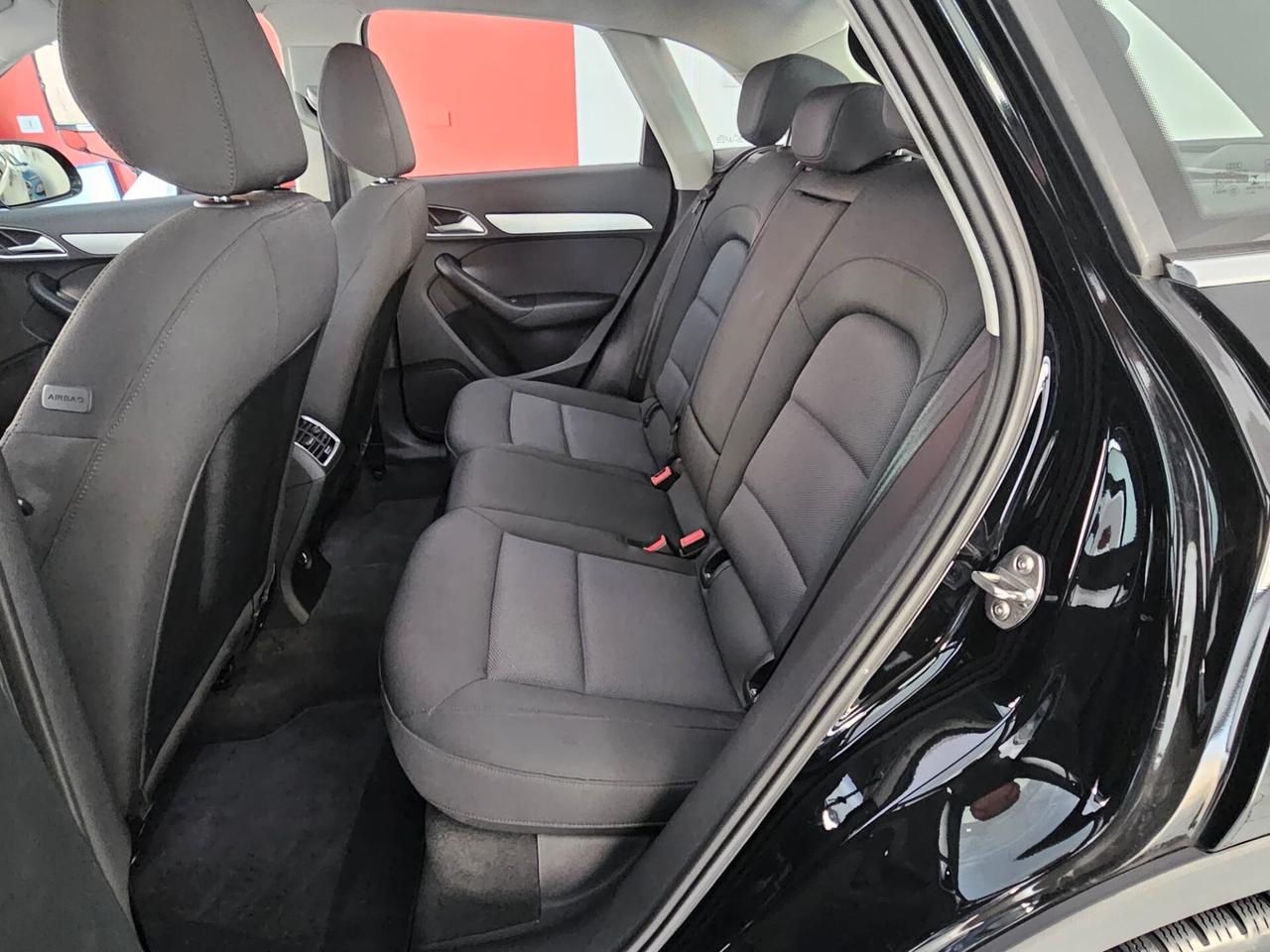 Audi Q3 2.0 TDI 120 CV Business