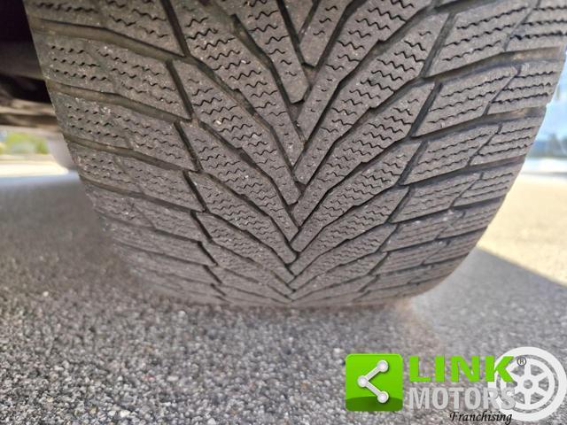 VOLVO XC90 D5 AWD Geartronic 7 posti R-design