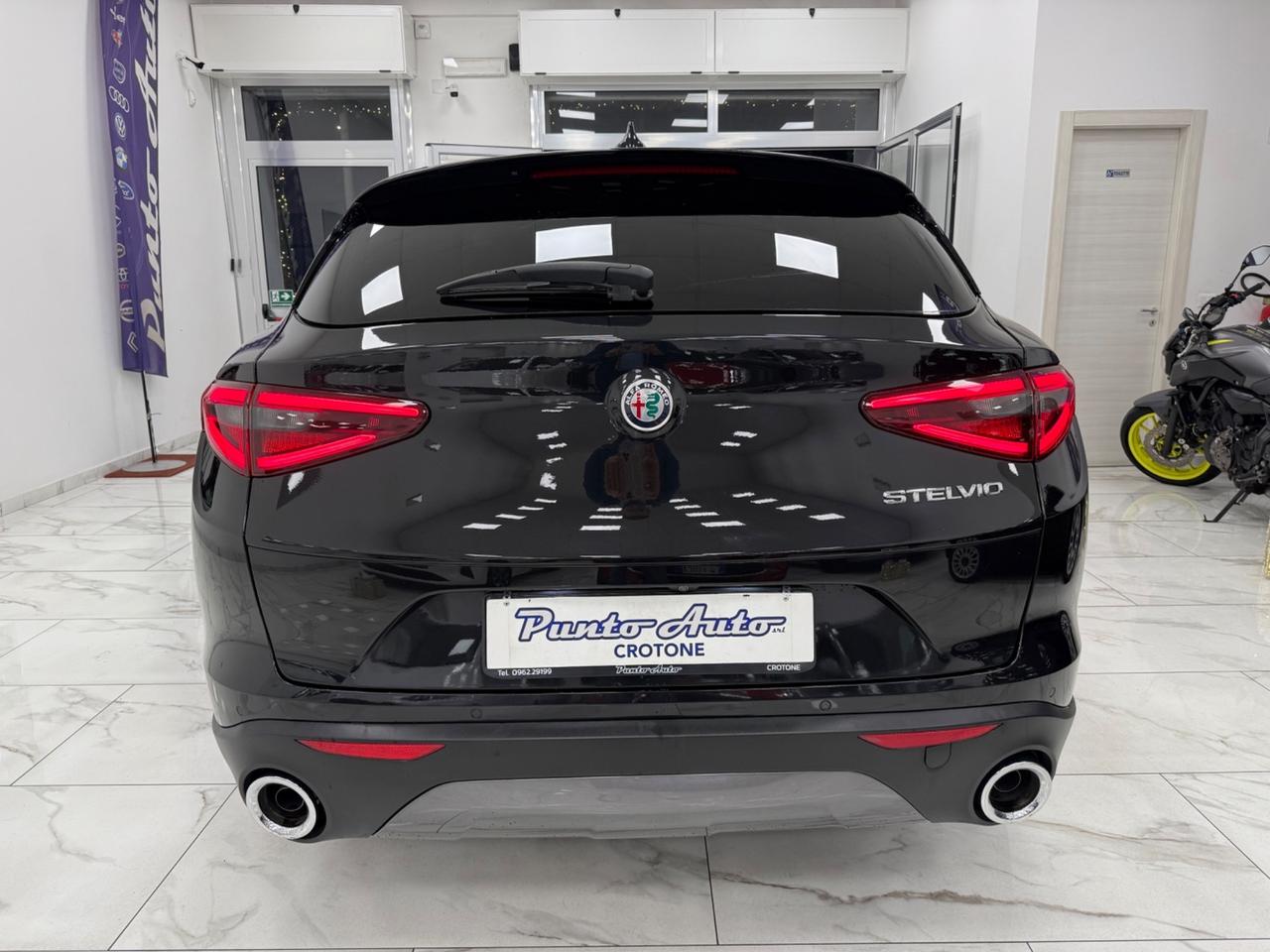 Alfa Romeo Stelvio 2.2 Turbodiesel 160 CV AT8 RWD Business