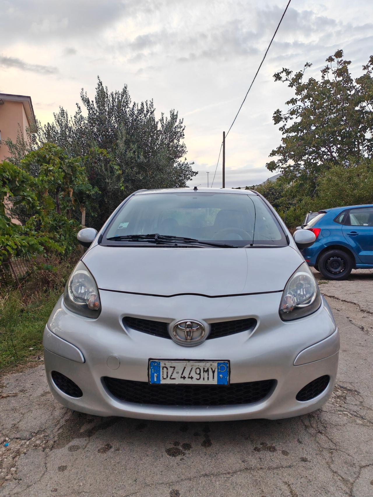 Toyota Aygo FRIZIONE FATTA OGGI UNA BAMBOLA