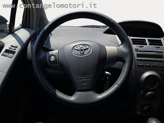TOYOTA Yaris 1.0 5 porte Sol