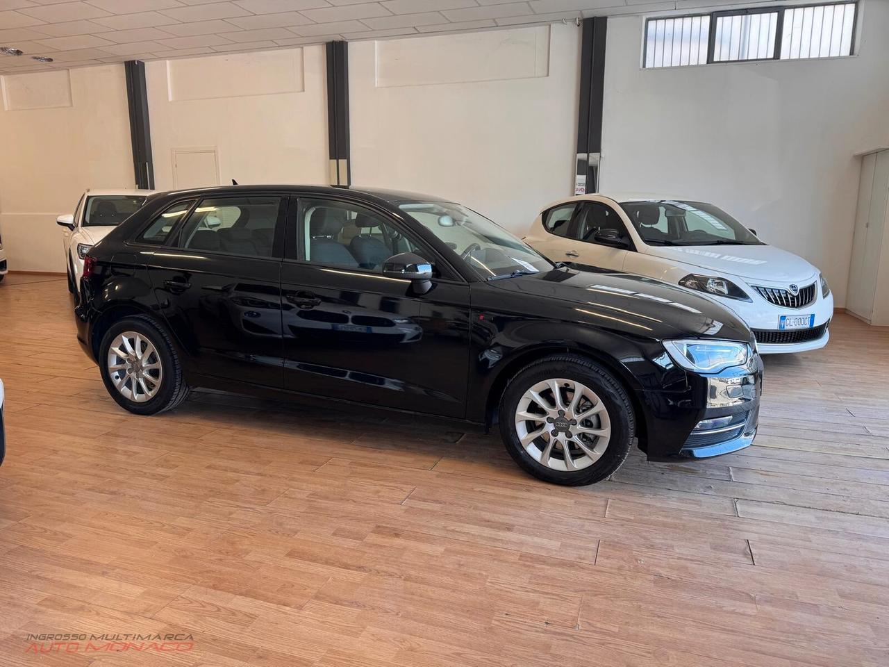 Audi A3 1.6 TDI 105cv Business 2014
