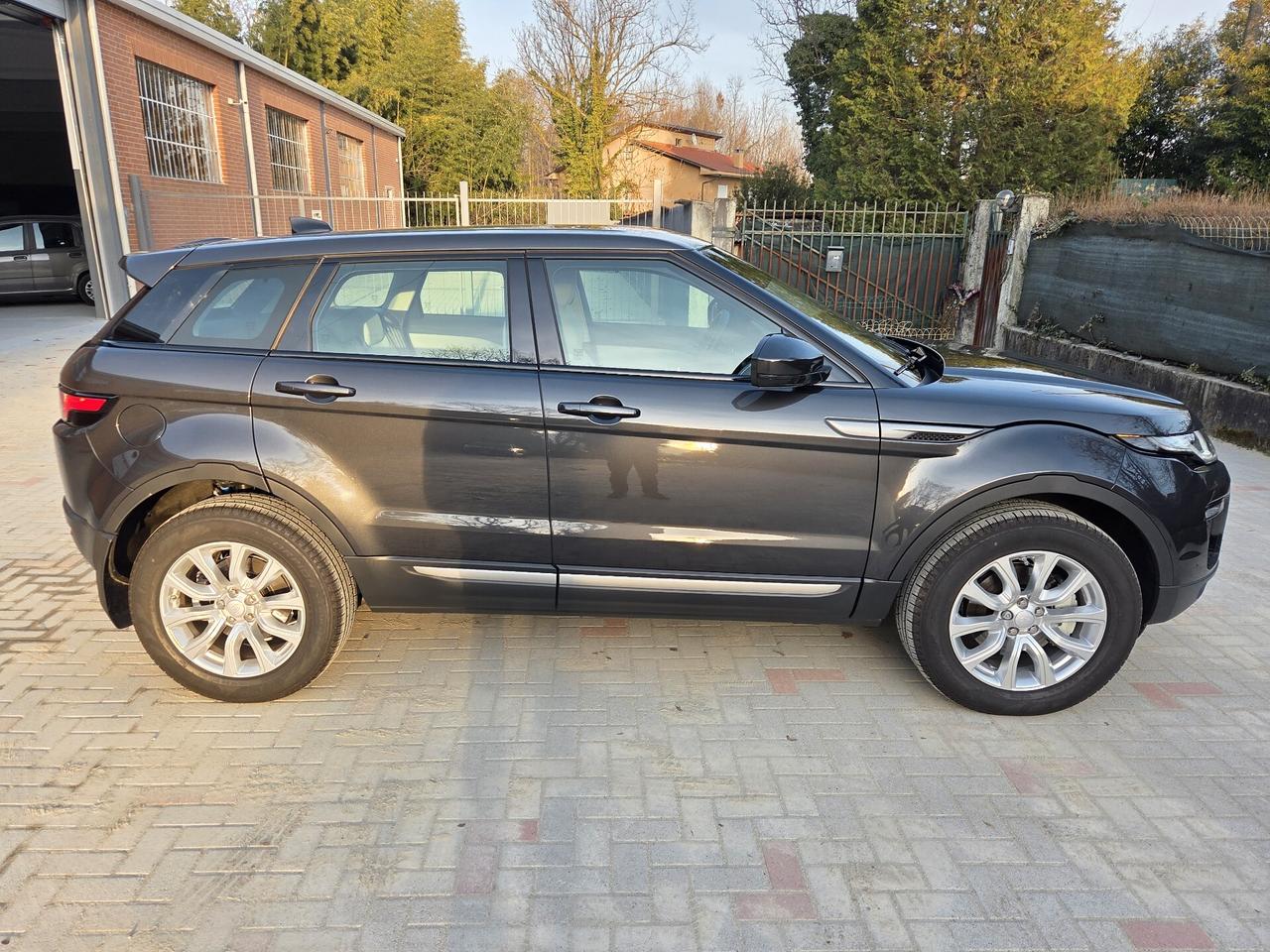 Land Rover Range Evoque 2.0 Si4 241cv 5p. SE