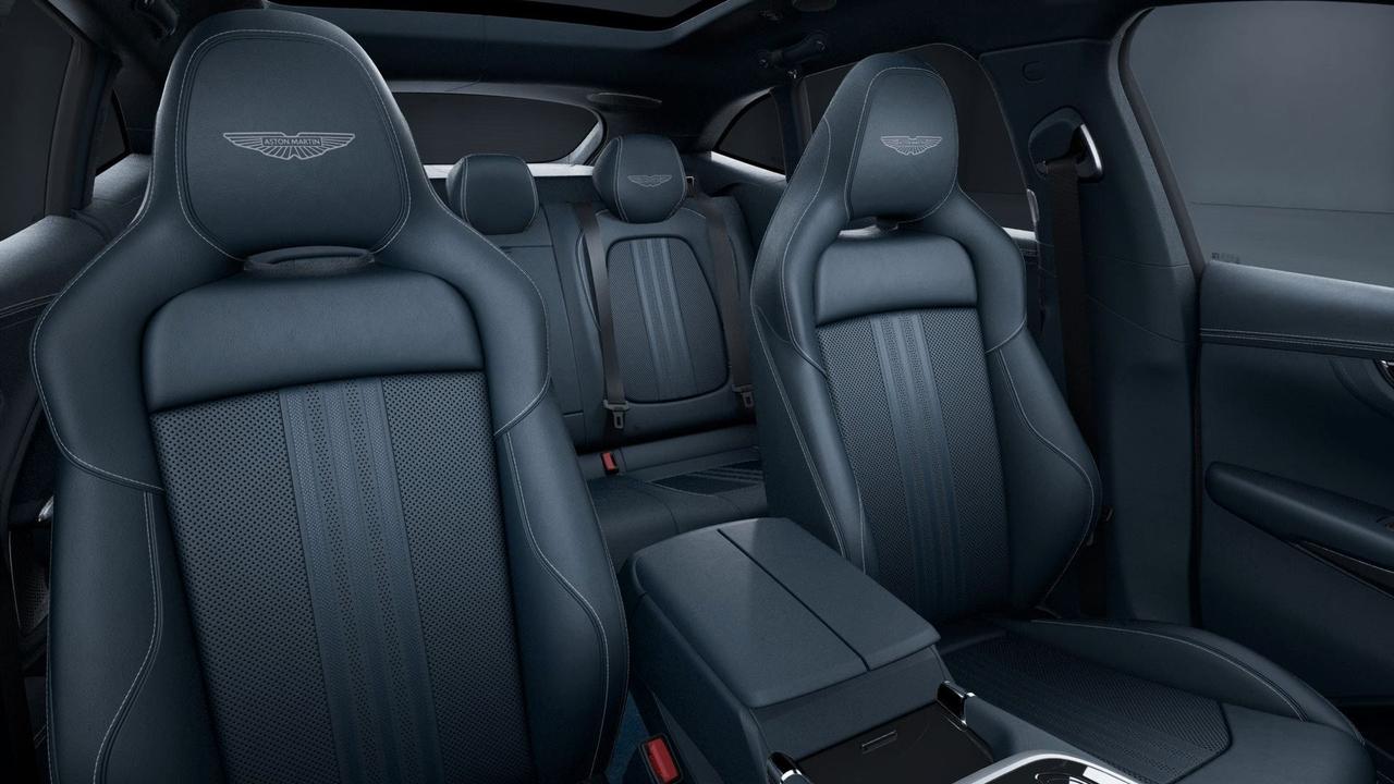 ASTON MARTIN DBX707 4.0