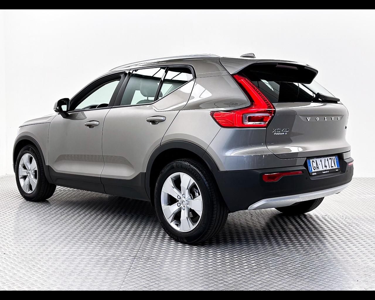 VOLVO XC40 T3 Momentum