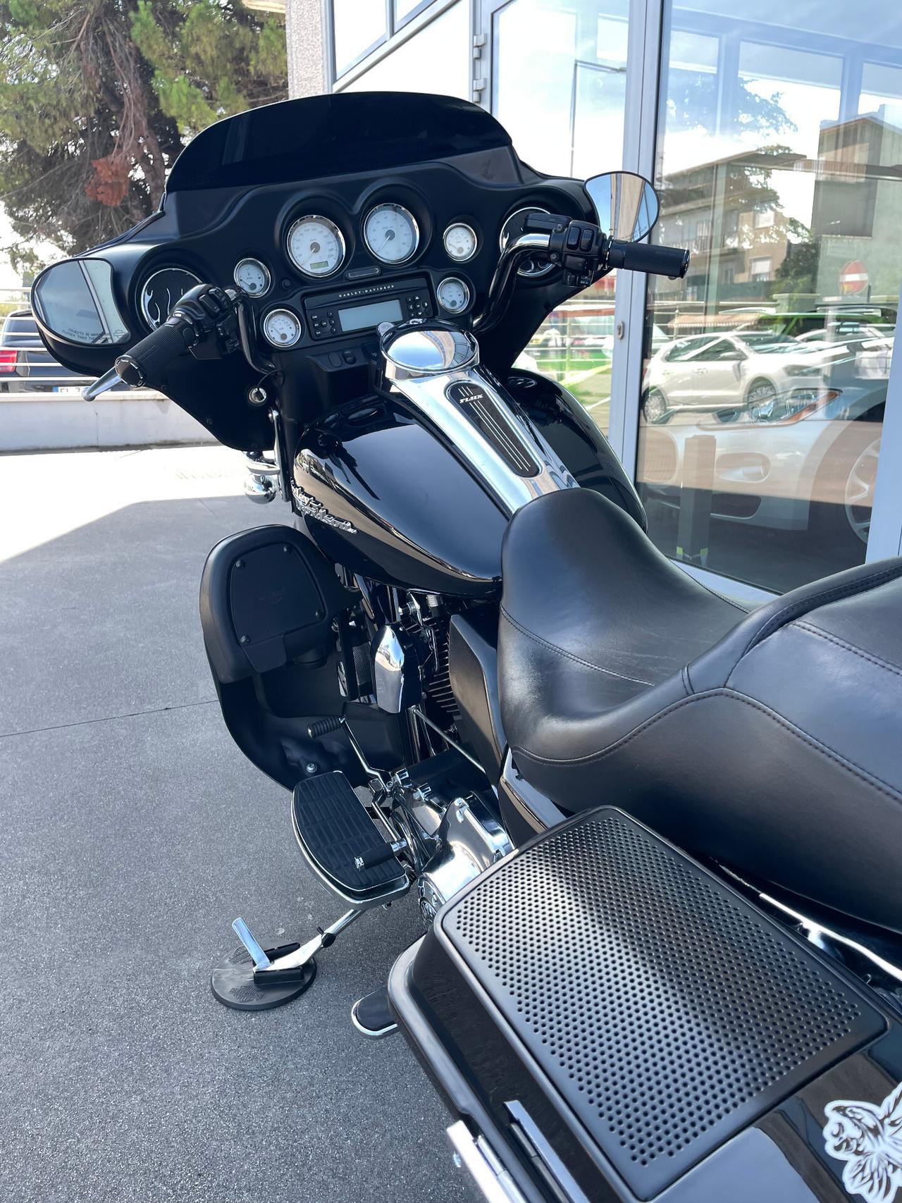 Harley-davidson Touring Street Glide Twin Cam 96 Six Speed con molti accessori sosp.Ohlins