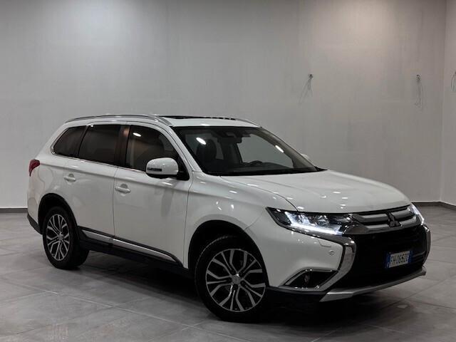 Mitsubishi Outlander 2.2 DI-D 4WD Instyle Plus SDA 7 posti