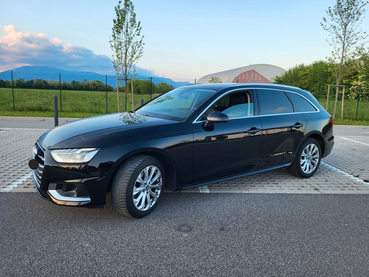 Audi A4 Avant 30 TDI/136 CV S tronic Business Advanced