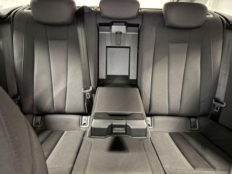 Audi A4 A4 Avant 35 TDI/163 CV S-Tronic S-Line Edition