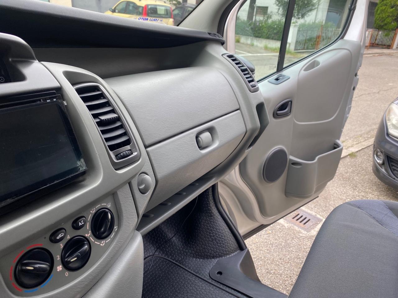 Opel Vivaro 27 2.0 CDTI 115 CV. PC-TN Combi 9 posti