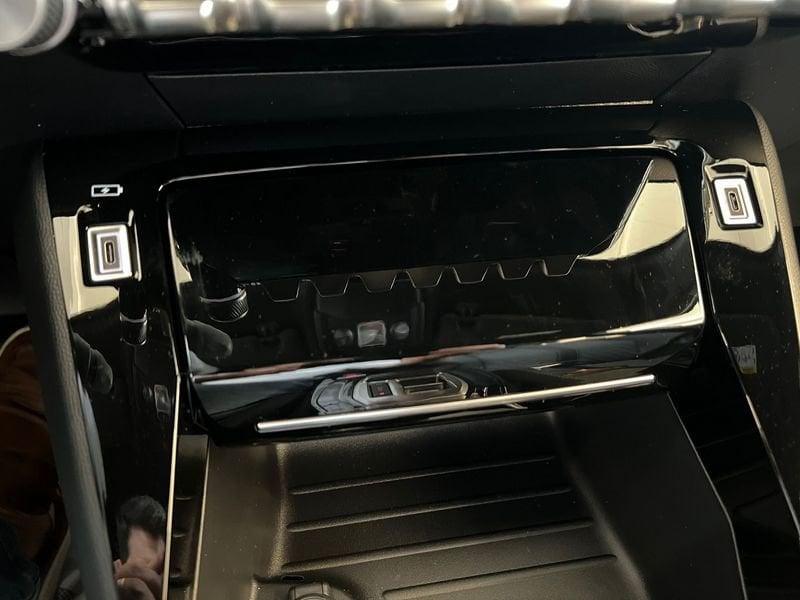Peugeot 2008 Hybrid 145cv e-DCS6 Allure auto