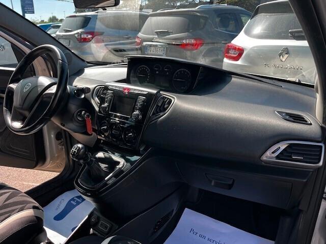Lancia Ypsilon 1.2 Gold 69cv " BLUETOOTH/ PDC/ MOTORE NUOVO"