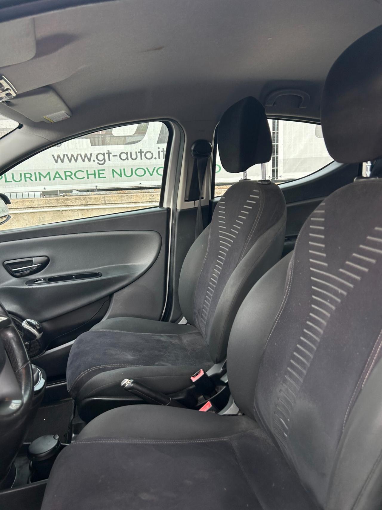 Lancia Ypsilon 1.3 MJT 95CV 5P