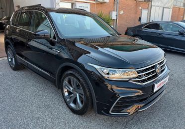 Volkswagen Tiguan 2.0 TDI 150 CV SCR DSG R-Line interno ed esterno