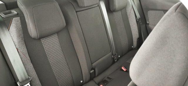 PEUGEOT 3008 BlueHDi 130 S&S Business