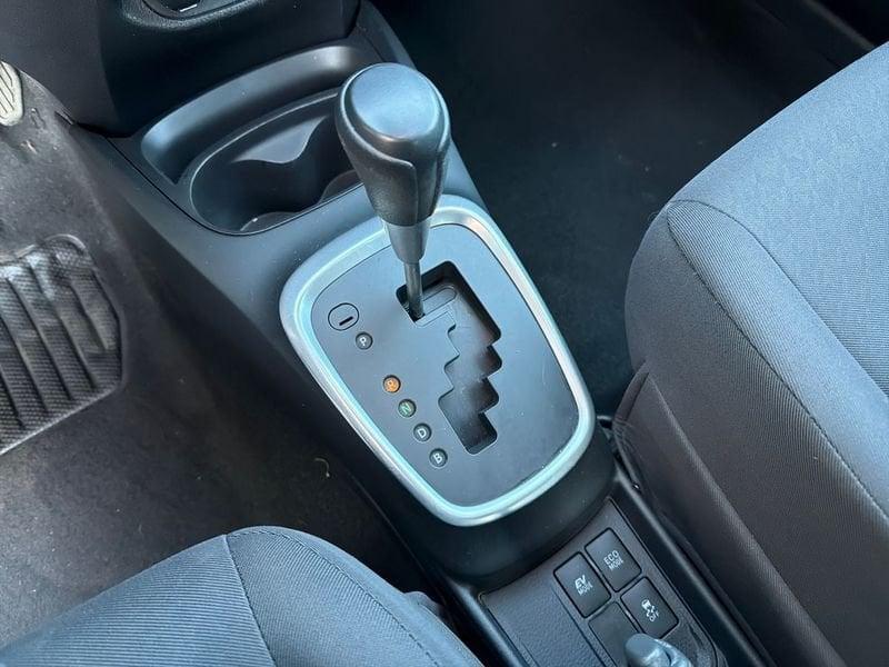 Toyota Yaris Yaris 5p 1.5h Cool