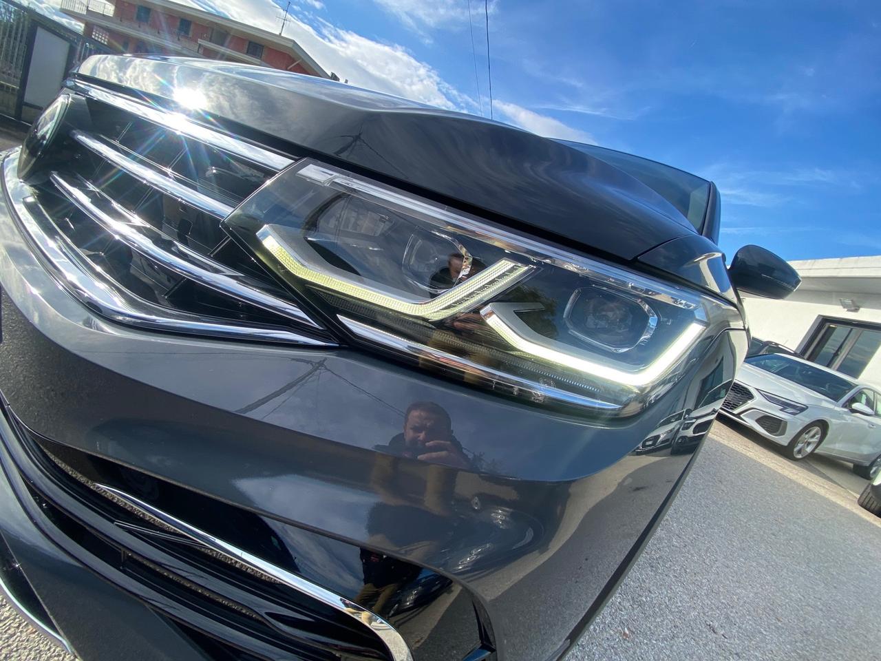 Volkswagen Tiguan 2.0 TDI 150 CV SCR DSG R-Line